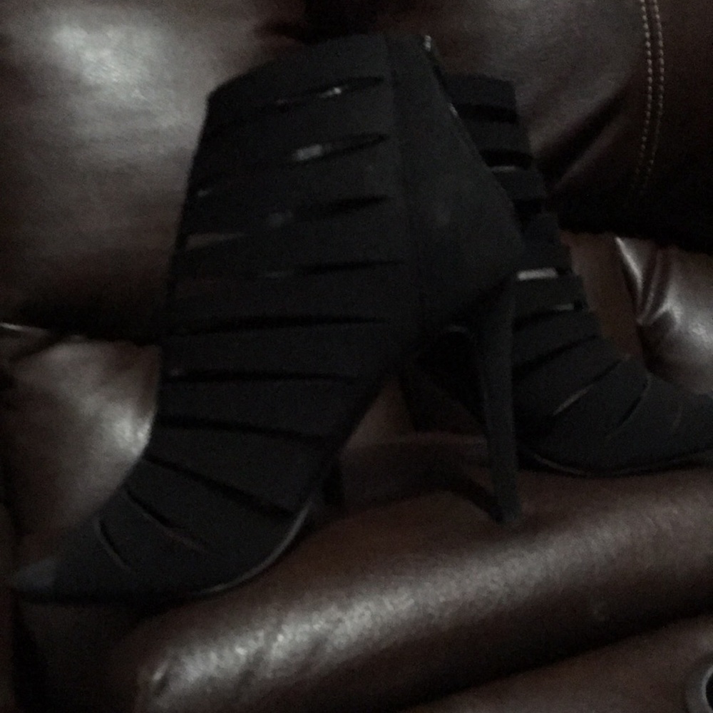 Shoes - Picture 2 of 2